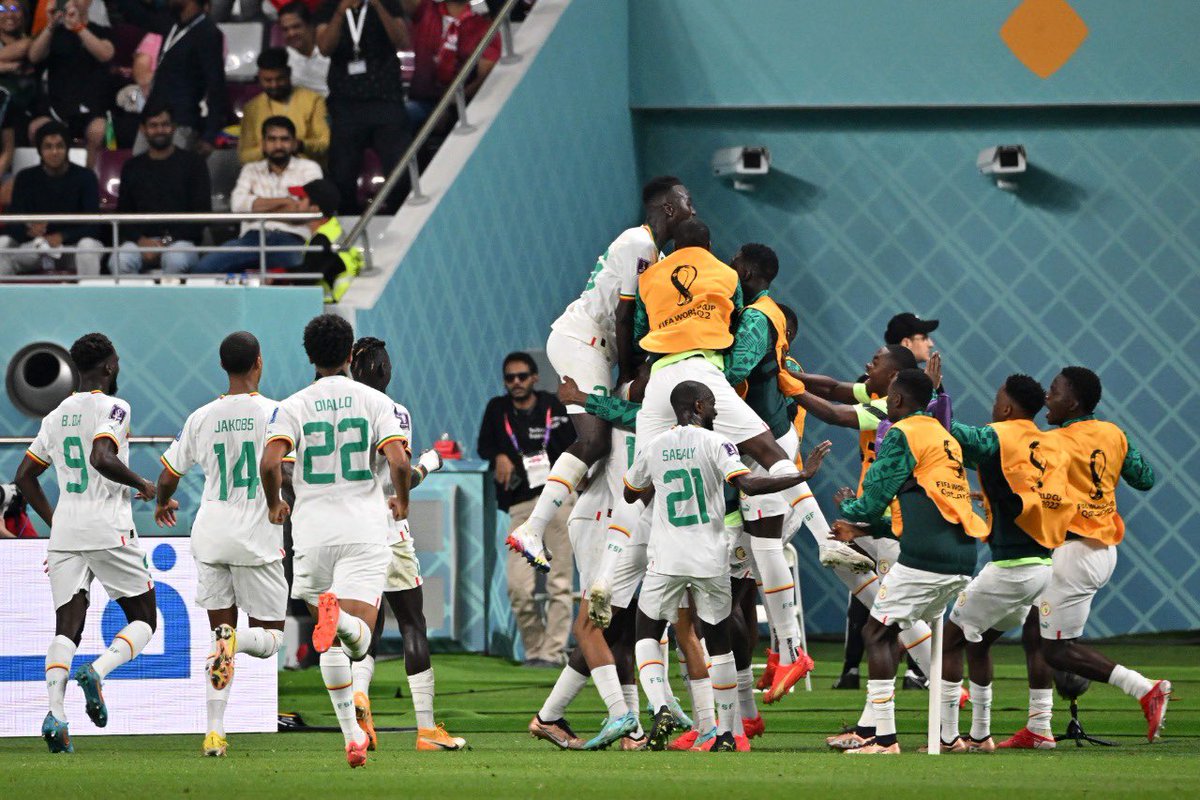 WRADIOMexico's tweet image. G⚽️⚽️⚽️⚽️⚽️⚽️⚽️L DE SENEGAL 

Los africanos se van arriba y estarían eliminando a los ecuatorianos. 

Ecuador 🇪🇨 1️⃣ Senegal 🇸🇳 2️⃣ 

📱App gratuita W Deportes. 

📻 730 AM. 

EN VIVO ▶️ bit.ly/3XFVAQN 

#LaVozDelFutbol #Qatar20