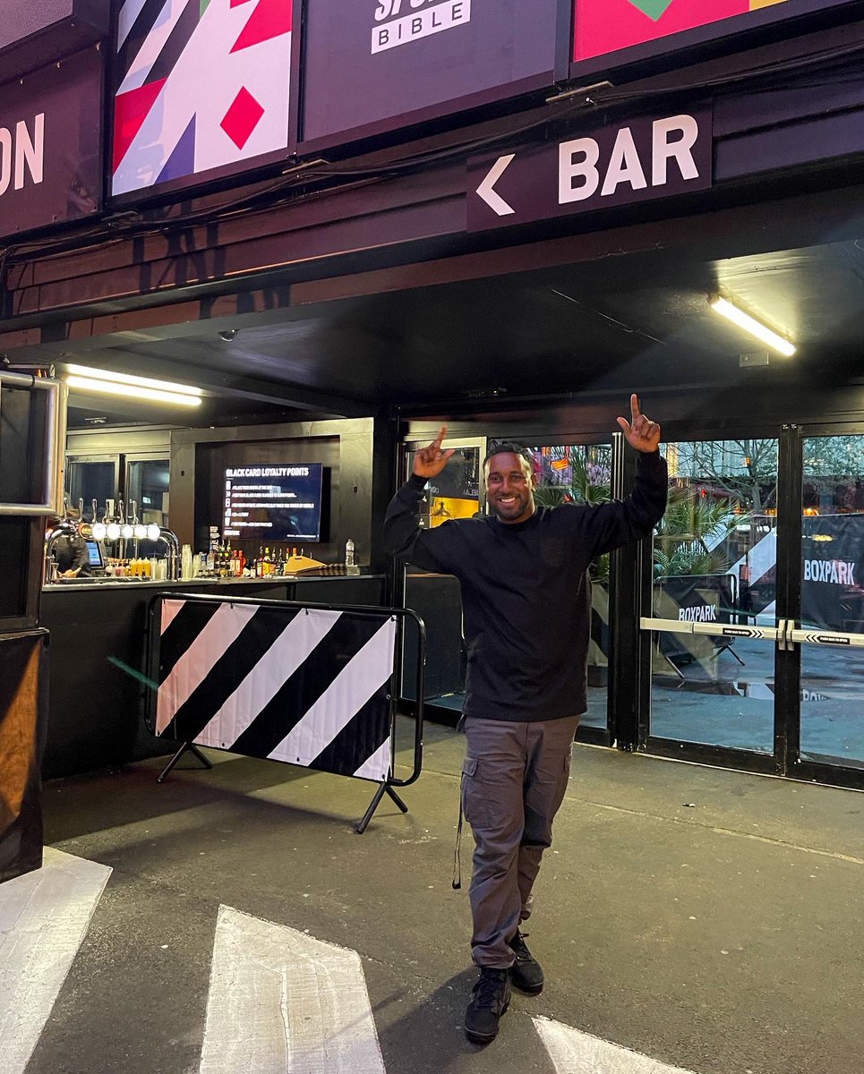 BoxparkCroydon's tweet photo. Take a journey with us through all our available bars🍻 today at the 🏴󠁧󠁢󠁥󠁮󠁧󠁿#ENGLANDVWALES 🏴󠁧󠁢󠁷󠁬󠁳󠁿

Ft. A lovely drop from @jayknox 🍺
Dave
#WC2022 #BOXPARK #EATDRINKPLAY https://t.co/GYRsz87n9S