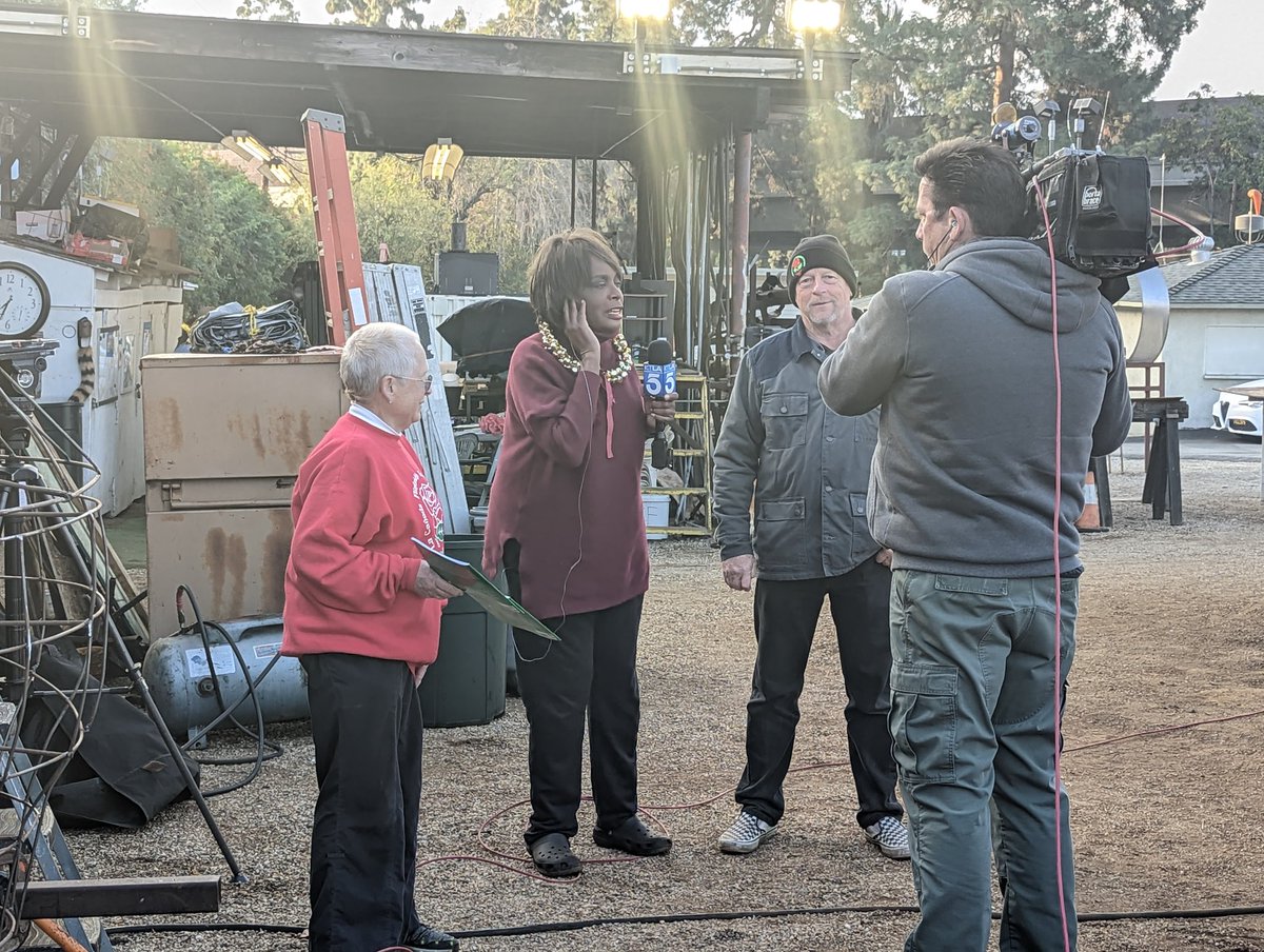 LCFloat's tweet image. Thank you @ktlagayle for joining us this morning as we get #BackyardShenanigans ready for the @RoseParade. We can't wait for January 2nd!