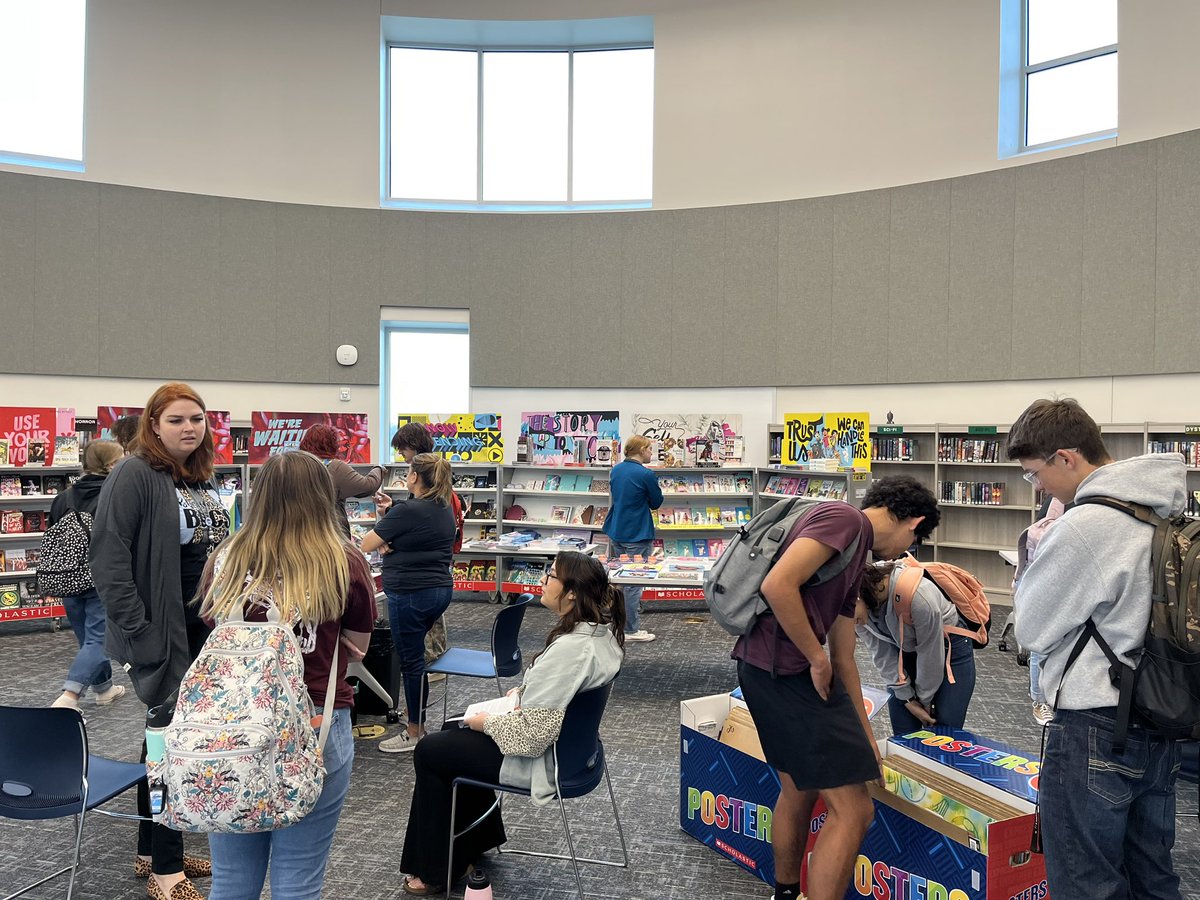 JenLGuerra's tweet photo. Our high school had its first book fair in over a decade! My students were so excited to attend! @bwoodenglish @brazoswoodlib #BeReaders #bwoodpride #readersareleaders #bookfair https://t.co/SKuH0yU0c3