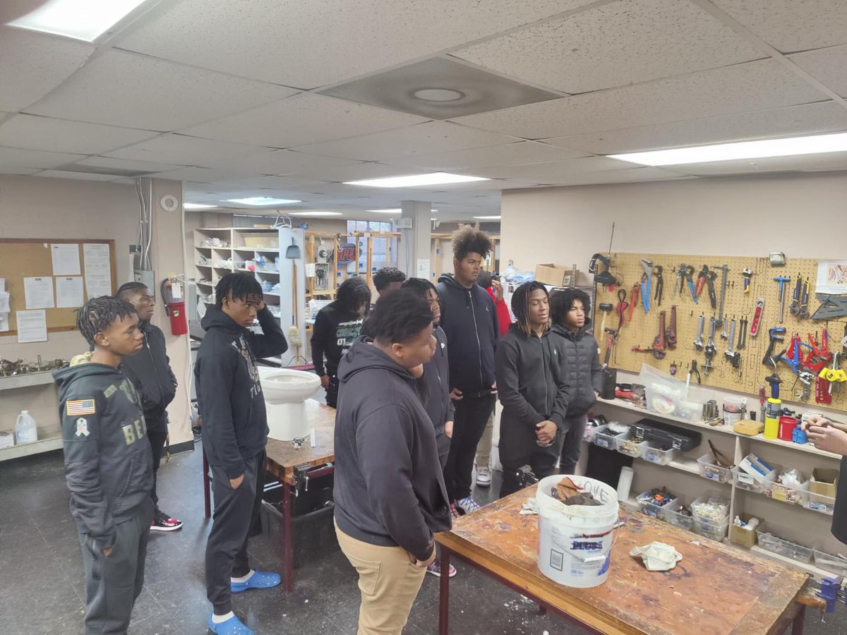 MSCS_CCTE's tweet photo. Whitehaven High’s Automotive and MEP students at Moore Tech Welding!
#readygrad #mscsk12 #wblintn #mooretech https://t.co/idR2GeUF0a