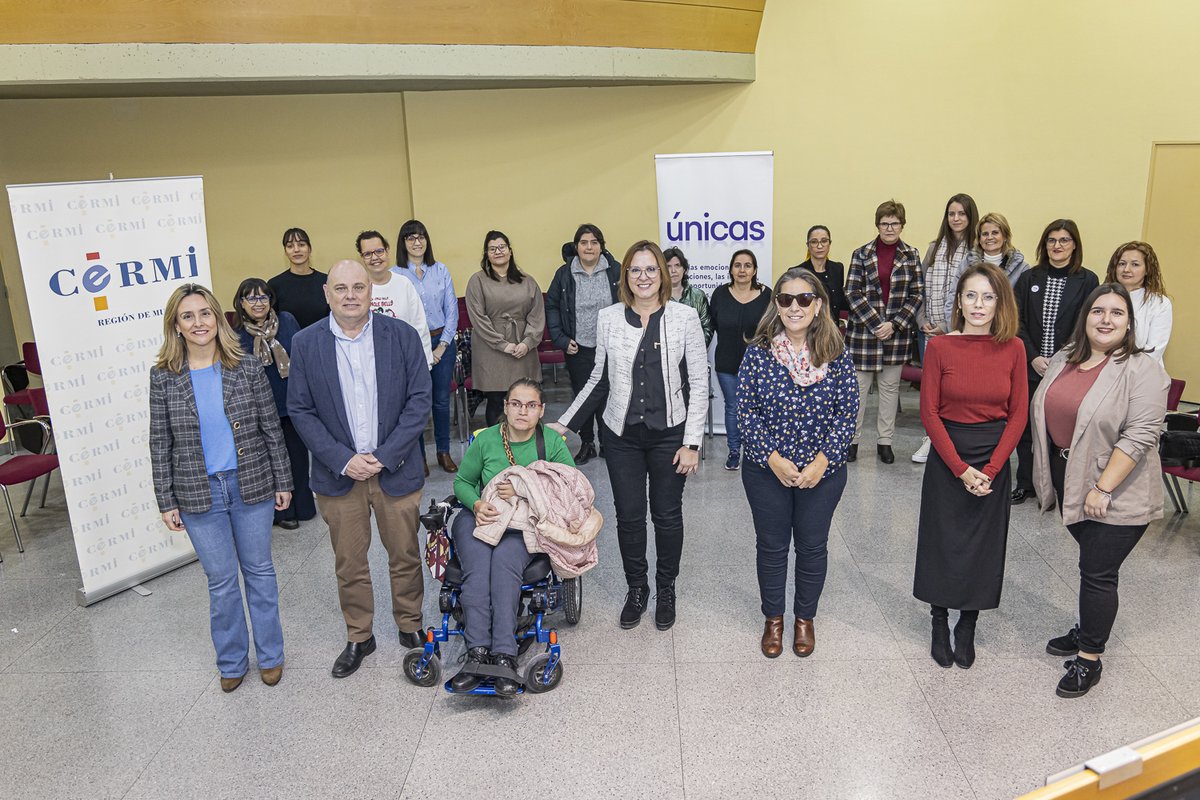 Presentamos resultados del proyecto ‘Únicas’ con <a href="/CermiMurcia/">CERMI REGION DE MURCIA</a> en el que han participado 200 #mujeres con #discapacidad en una decena de #talleres Herramienta enriquecedora tanto para ellas como para el movimiento asociativo de la #discapacidad ➕ℹ️⬇️➡️🧵carm.es/web/pagina?IDC…