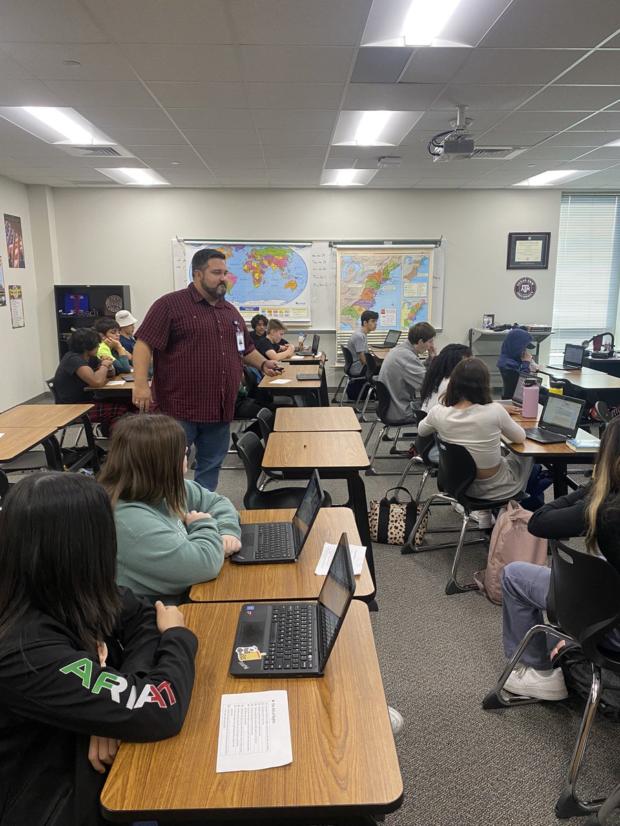 Learning all about The Bill of Rights through scenarios! Talk about real life application @IrwinCoach #OurLMS #1LISD