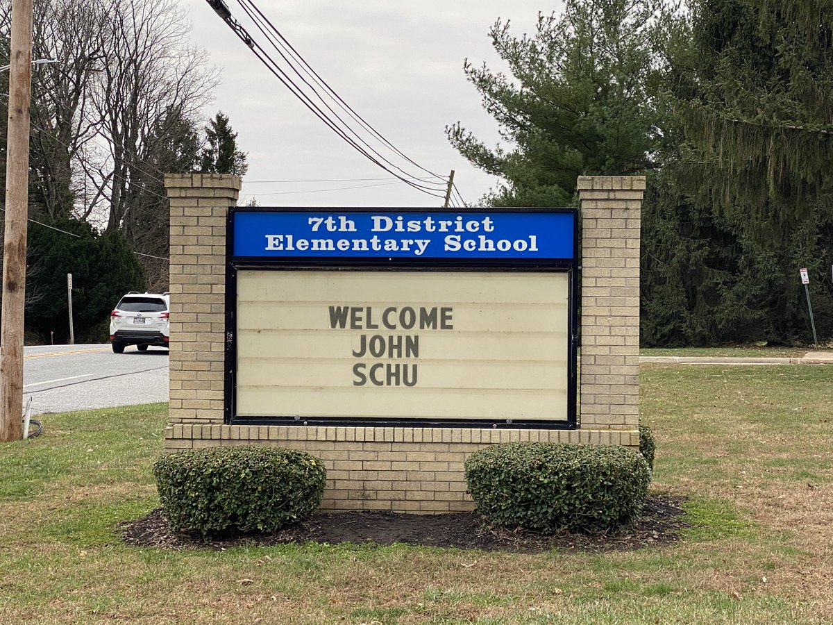 MrSchuReads's tweet photo. I spent a magical morning with 300 amazing students!!!! Thank you, 7th District Elementary School in Maryland! @VeronicaJArt https://t.co/Z7VVQfivDN