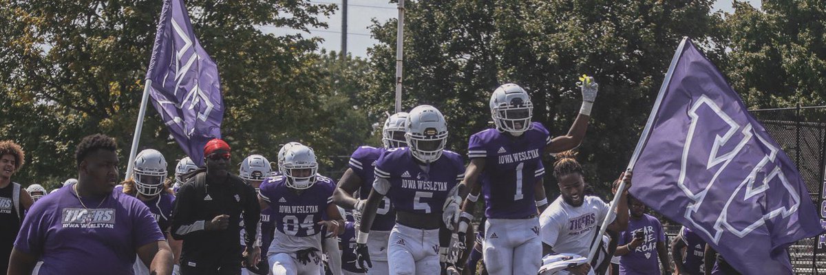 wilcoxson_1's tweet photo. Thankful and blessed to receive an offer to play football @IWTigerFootball ! @CoachDaniels_IW 

✞All glory to the man above✞

@coachwillard70 @coachg09 https://t.co/PbvW2wmTJf