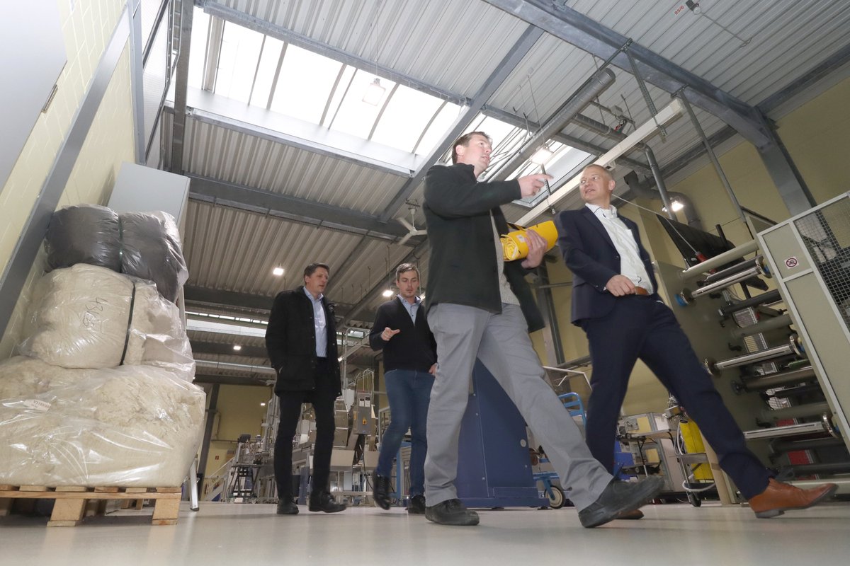 Es ist uns wichtig, mit der Politik im Gespräch zu bleiben. Heute besuchte uns Landtagsmitglied <a href="/MaikKowalleck/">Maik Kowalleck</a> aus #Saalfeld, um sich bei TITK-Direktor <a href="/Ben_1978/">Benjamin Redlingshoefer</a> über aktuelle Herausforderungen und Chancen der wirtschaftsnahen Forschung zu informieren.
<a href="/ZuseGem/">Zuse-Gemeinschaft</a> <a href="/FTVT_eV/">FTVT</a> <a href="/_gs2g/">get started 2gether</a>