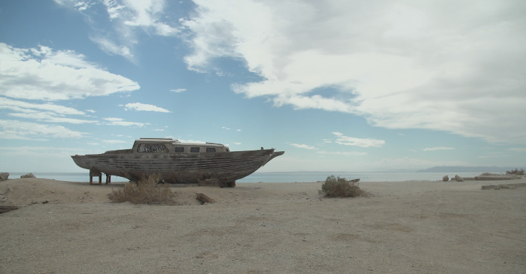 pattrn's tweet photo. The U.S. will spend $250M over four years on environmental cleanup and restoration work around the Salton Sea.

@malkoff explores how this California lake went from vibrant destination to toxic disaster in "Vanishing America."

Watch here at 12pm ET: https://t.co/9hQVog90Jp https://t.co/tUaBi6FhQi
