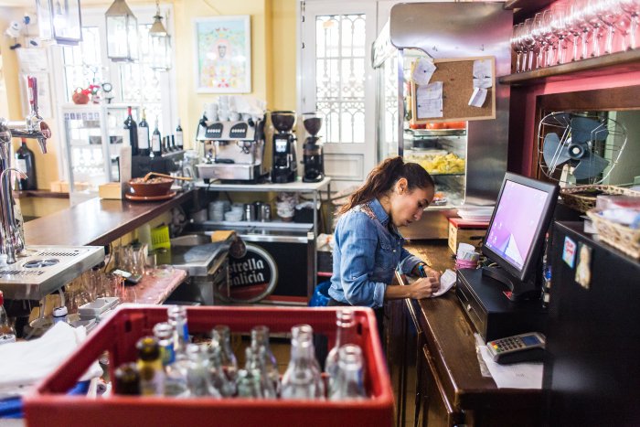 migrantes_sj's tweet image. ¿Qué ha cambiado tras la reforma del #ReglamentodeExtranjería? ¿Cómo afecta? ¿Cuáles son las claves? Hemos creado una guía y materiales prácticos con todo lo que necesitas saber acerca de la reforma:👇🏾👇🏾
sjme.org/2022/11/29/cla…