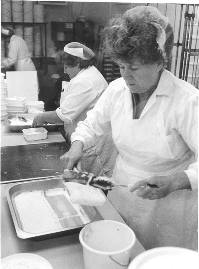 We are well and truly preparing for the festive period here in the creamery, like Mary in the 1970s (pictured), by making lots of delicious Rodda's Cornish clotted cream for you to enjoy, the same way Eliza Jane Rodda crafted it in 1890.

#Roddas #ChristmasWithRoddas