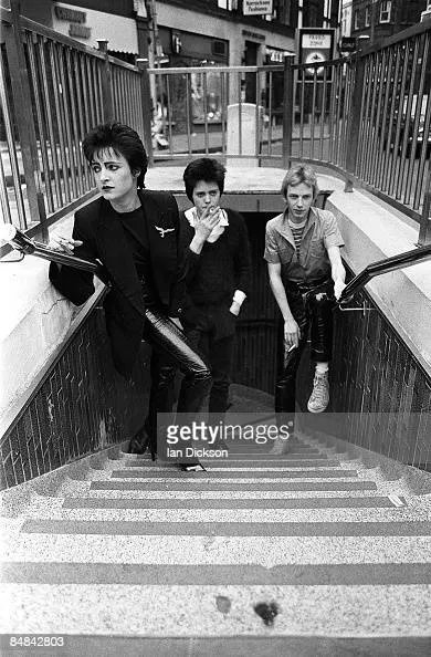 TodayInPunk's tweet photo. #Todayinpunkrockhistory will be tuning in to Radio 1...
Siouxsie and the Banshees first Peel session (1977)
Full story and more tales of the punk of old at https://t.co/l3EJ7HCwUT
#punk #punkhistory #punkrock #punkmusic #liveatthebbc #atthebeeb #punkontheradio #peelsession https://t.co/ezk7BiU1G9