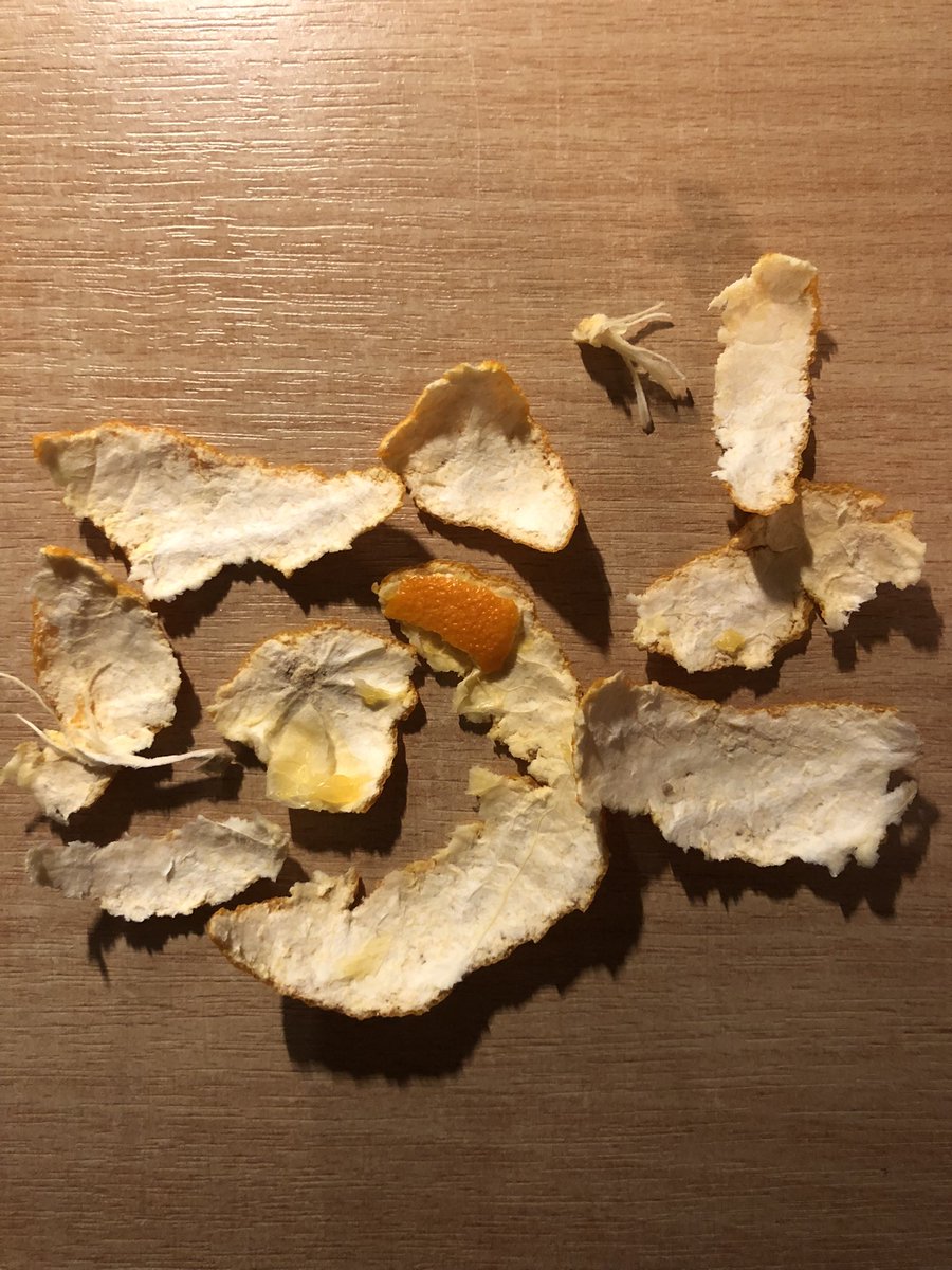 martinh1710's tweet photo. Supermarkets - please define the ‘Easy’ in Easy Peelers’, I just spent a good 5 mins trying to peel the skin of this little so and so 😩 and this was marketed as a ‘Super Easy Peeler’!!!
#supermarkets
#easypeelers
#notthateasy
#justputzipsonthem https://t.co/cREAaBhNM7