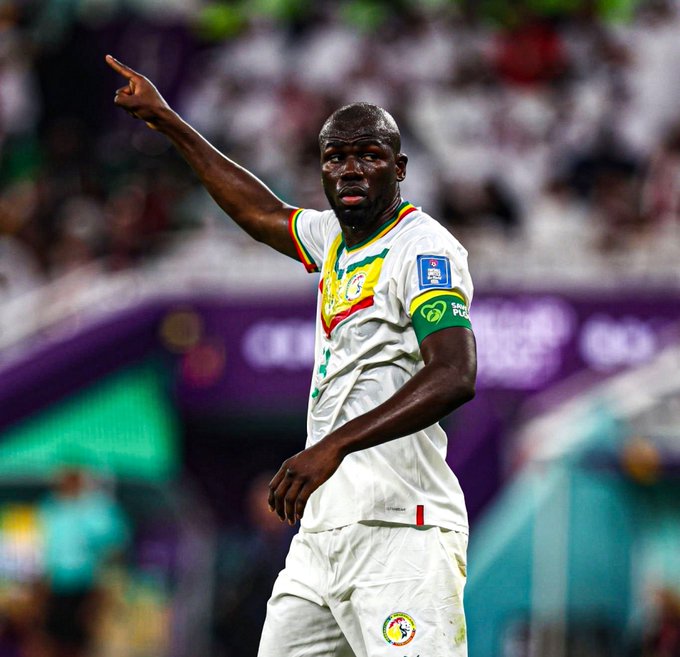 luisfernanfilho's tweet photo. Por Bouba Diop que há dois anos falecia e deixava um legado em Senegal. Por toda a geração de 2022, por aqueles que nunca tiveram a chance de jogar uma Copa com as cores do país. Por Sadio Mané.

Não é qualquer seleção: é o campeão africano. Merece ser tratado como tal. Sonhar! https://t.co/sYzDQXxnUm