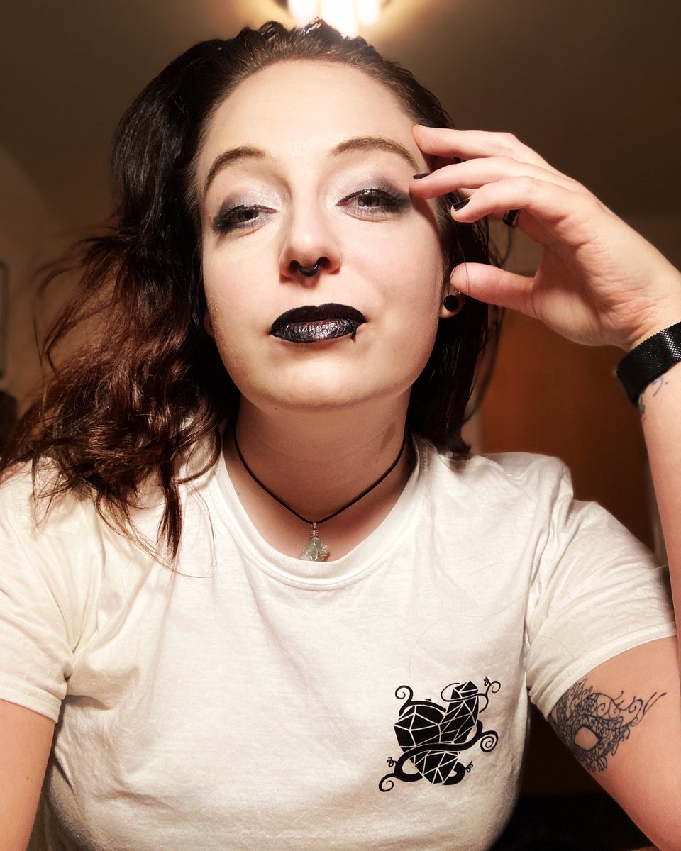 Repping my <a href="/HuntingHeartsUK/">Hunting Hearts ⚧️</a> shirt from the <a href="/QueensSounds/">QUEENS</a> festival! 

#huntinghearts #huntingheartsband #huntingheartsuk #huntinghearts #empowerourqueens #queenssounds #queenssoundsfestival #merch #merchandise #lgbtqband #transmusic #queernusic #lgbtqmusic #lgbtqcommunity