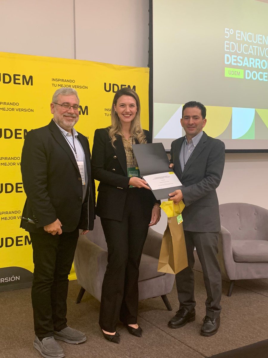 udem's tweet photo. Les compartimos el 5° Encuentro Educativo de Desarrollo Docente de la UDEM, donde docentes de esta casa de estudios comparten espacios de actualización en herramientas de instrucción y brindan claves para el aprendizaje basado en competencias. 👏🙌

#InspirandoTuMejorVersión https://t.co/QQFq9pHDdj