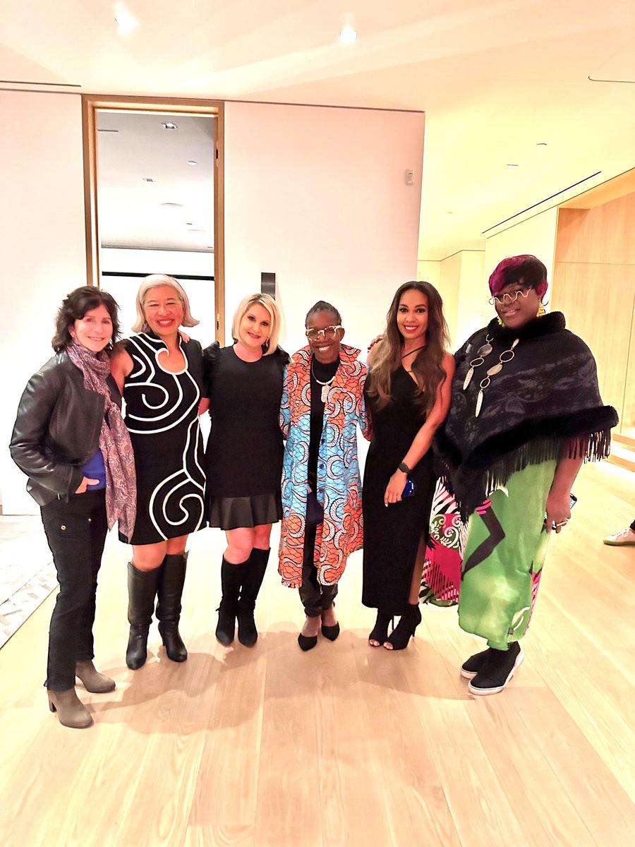 When we booked talent for TRUSTWORTHY, we didn’t intend to book a bunch of women. It just happened that way, because they were the best for the job. 👊 From left to right: @scholder, @drtaniaisrael, @cbatbie, @mikiturner, @RochelleRitchie, and #SheaDiamond.   🤩