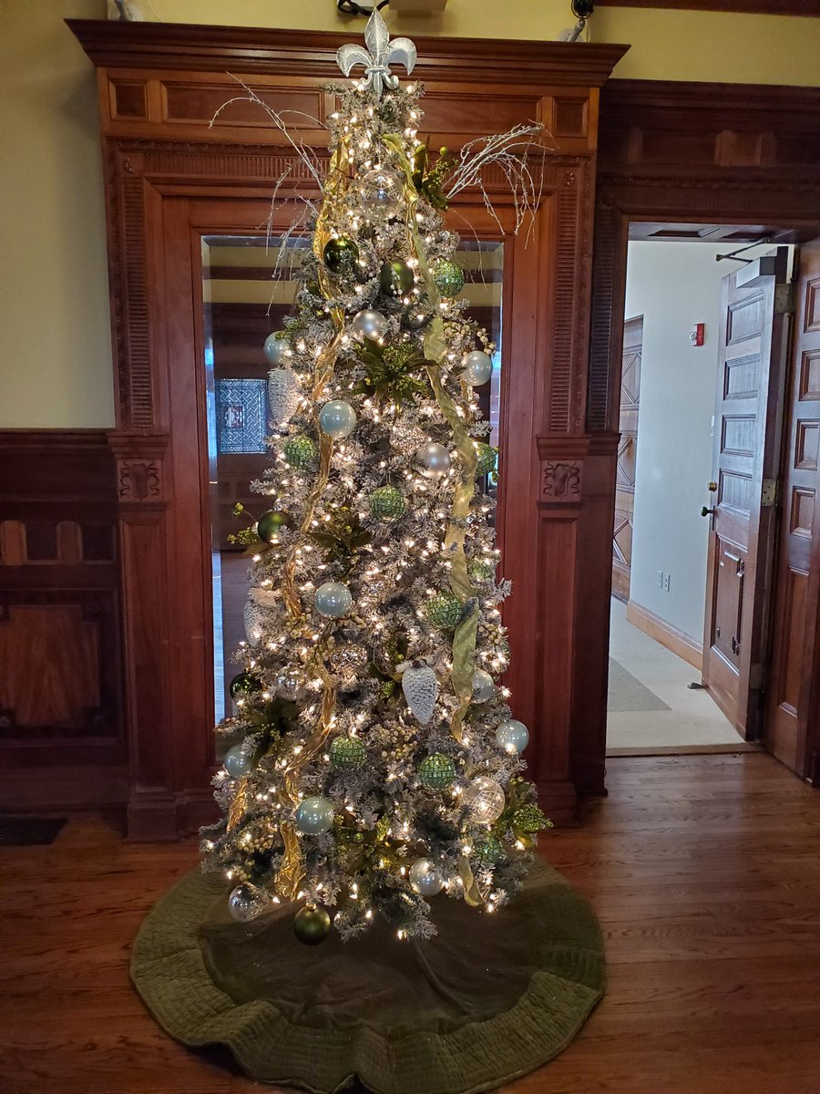 Susan Fanale (@susan_fanale) on Twitter photo It's beginning to look like Christmas <a href="/SLU_Official/">Saint Louis University</a>. I'm lucky this is in my office building. β€οΈ Let the season begin! #HolidaysAreComing It's beginning to look like Christmas <a href="/SLU_Official/">Saint Louis University</a>. I'm lucky this is in my office building. β€οΈ Let the season begin! #HolidaysAreComing