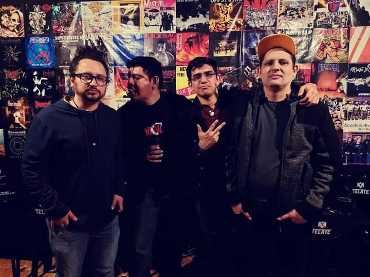 Flashes en @banderanegrasancris, gracias a la banda por prestar sus oídos 🤟