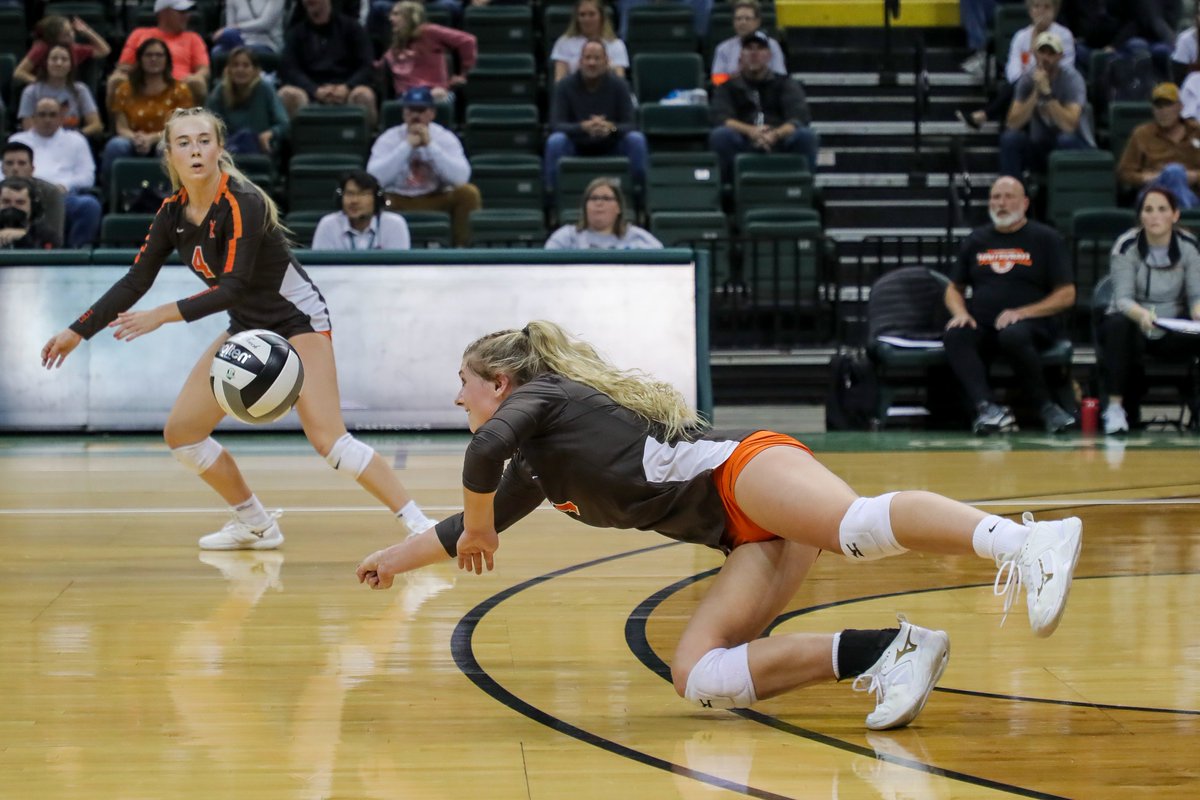 OHSAASports's tweet photo. 🏐#OHSAA GIRLS VOLLEYBALL: Photos from the 2022 Division III state tournament are now available for purchase at https://t.co/W9js9KxesR

@LCCougarsAD @ColdwaterAD @VTigerSports @Colt_Athletics https://t.co/f5CcKunJTg