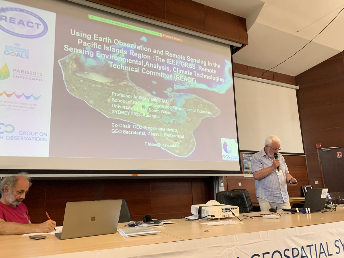 estelle_bv's tweet photo. C’est parti pour une matinée consacrée au #changementclimatique dans le cadre du symposium sur le geospatial en Oceanie. Session animée par C. Menkes, climatologue @ird_fr @UMREntropie projet #CLIPSSA @AFD_France https://t.co/xtnXEi0pqB
