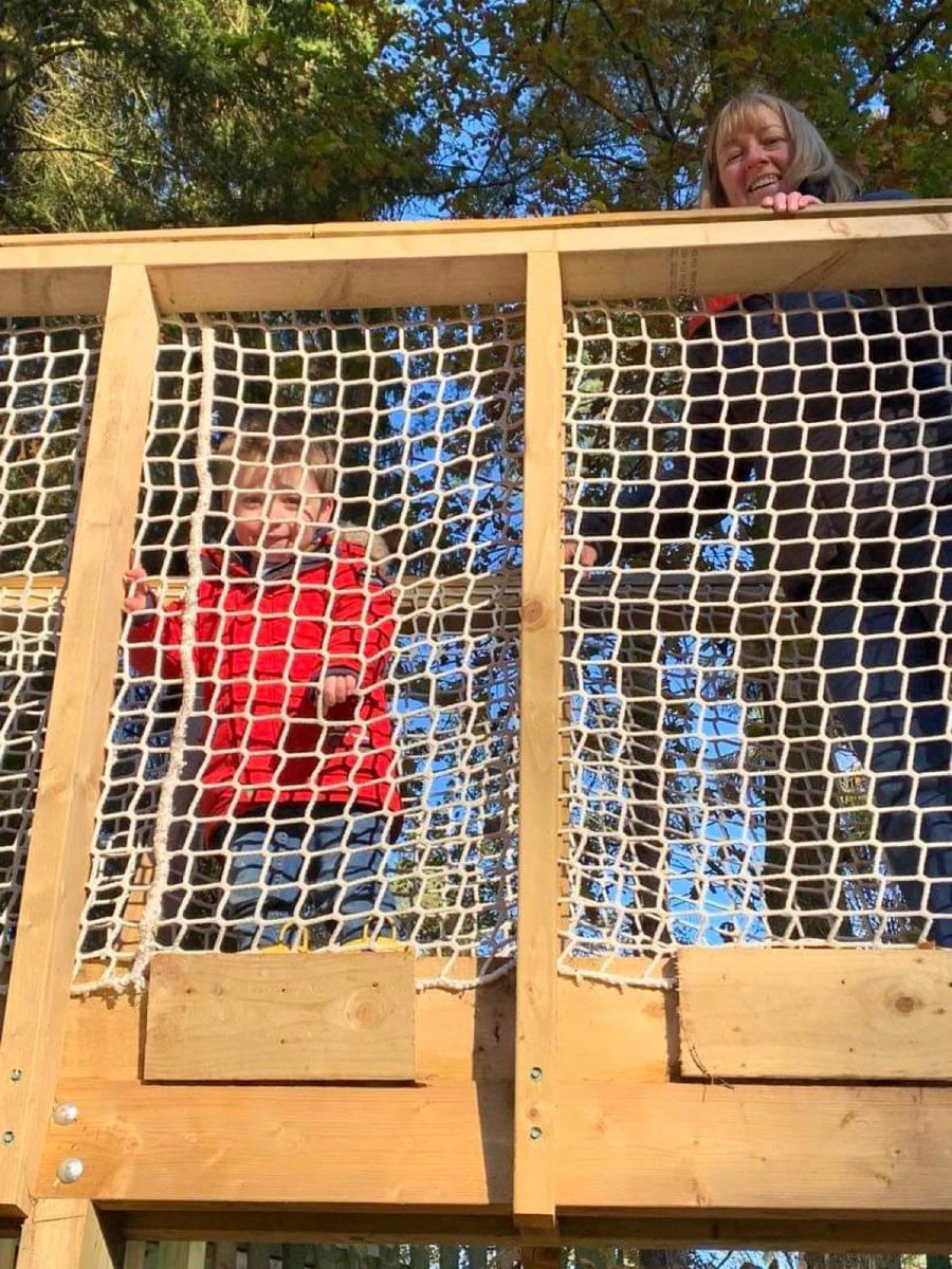 janetphilip77's tweet photo. Lowther Castle with Peter and young Harry today https://t.co/8DUOt4EY0f