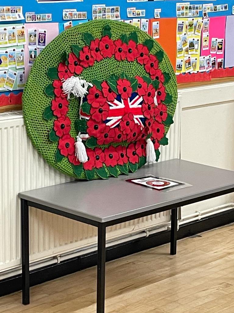 Great evening if mulled wine and mince pies whilst we leant how to make a beautiful Christmas wreath 🎄