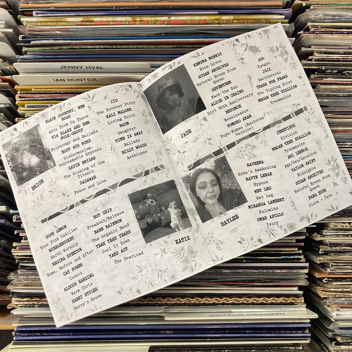 RecordExchange's tweet photo. Instead of boring printouts, this year’s Record Exchange staff picks are available in zine form thanks to the creative moxie of our own Nicky Mustard. Grab one from the 2022 staff picks display near the counter! #rxstaffpicks2022 https://t.co/d0pDMwZarW