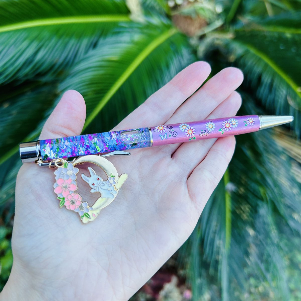 PixieStrmDesign's tweet photo. ✨🐰 Bunny Daydream Ink Pen 🐰✨

This beauty is NEW and ON SALE for 35% OFF. No code needed. Snag her as a gift 🎁 or for yourself below ⬇️ https://t.co/hRTG48blbQ