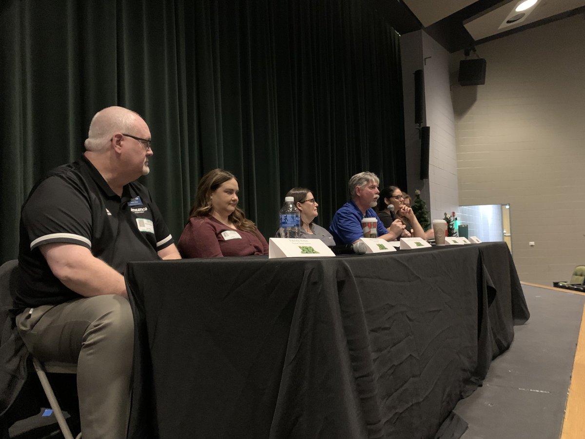 HKellyCG's tweet image. “You don’t have to go to medical school in order to help people.” Today we hosted part 1 of our wellness panel series. 🩻🩺 Students got to hear from some awesome community members. Check out the names of our district partners below😃 #CareerExperienceProgram #clsengaged
