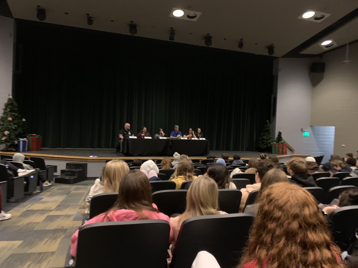 HKellyCG's tweet image. “You don’t have to go to medical school in order to help people.” Today we hosted part 1 of our wellness panel series. 🩻🩺 Students got to hear from some awesome community members. Check out the names of our district partners below😃 #CareerExperienceProgram #clsengaged