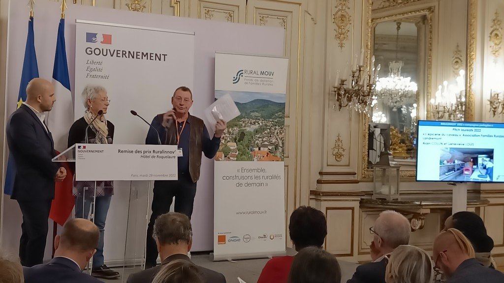 #Ruralinnov | Prix Coup de❤️avec l'Epicerie du Caveau portée par l'Association #FamillesRurales de #Landrémont. 1ère du département de la #MeurtheetMoselle, cette épicerie participative créée en partenariat avec <a href="/BougeTonCoq/">BougeTonCoq</a> a mobilisé fortement les habitants de ce village !👏