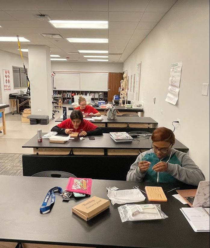NC_ATP's tweet photo. There was a lot of concentration and determination yesterday in MATR 500 as the Level I students refined the suturing skills they developed over the summer. #Athletictraining #WeAreNC #exceedyourpersonalbest #woundcare https://t.co/cf0AmhG4Bt