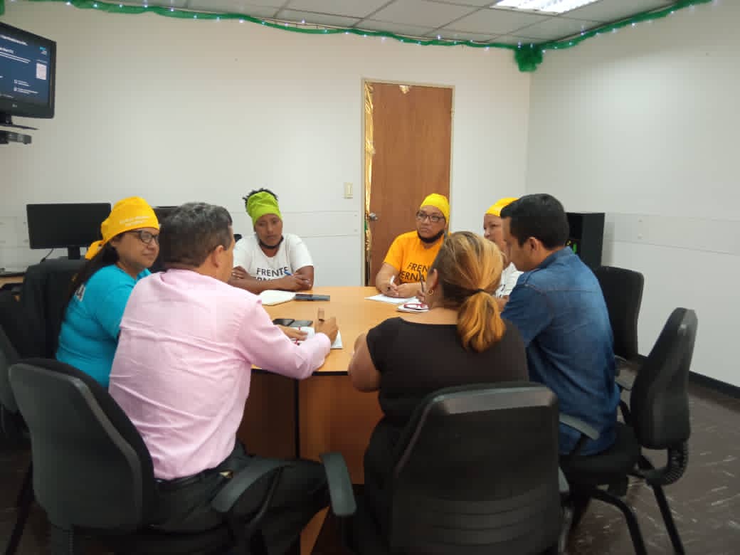 #Hoy | El Pdte. de la CNAE <a href="/pedrodiazg59/">Pedro Diaz</a> junto al Vicepdte. <a href="/gaza1616/">Fuerza, Fe, Esperanza y Amor</a> y la directora de despacho de la corporación sostuvieron reunión con las  voceras nacionales del FFB para seguir marchando a paso de Vencedores con el PAE. 
<a href="/NicolasMaduro/">Nicolás Maduro</a> <a href="/delcyrodriguezv/">Delcy Rodríguez</a> <a href="/_LaAvanzadora/">Yelitze Santaella</a>