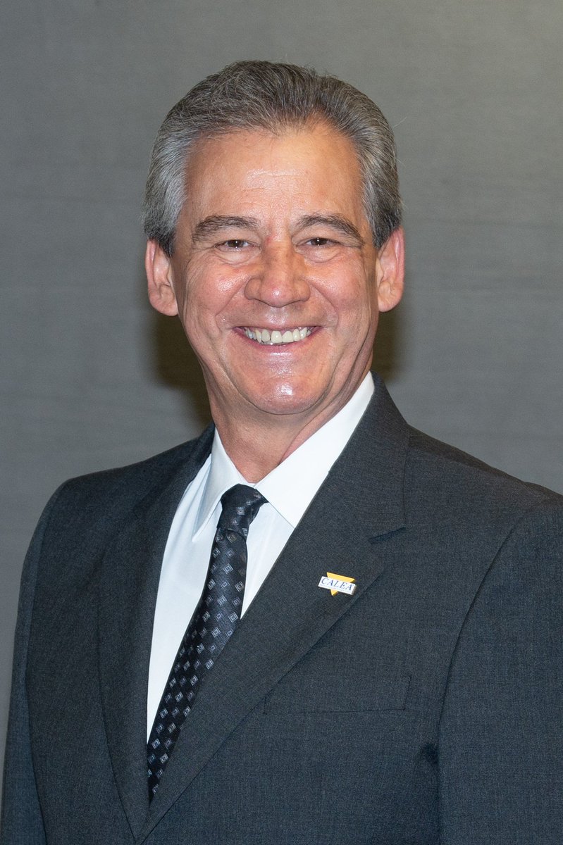 CaleaMexico's tweet photo. CALEA anuncia que Héctor López Santillana @hlsantillana ha sido nombrado como el primer Comisionado mexicano de @CALEA_org, el conocimiento y experiencia que aporta asegura que la organización continúe cumpliendo con su misión de promover el profesionalismo en seguridad pública. https://t.co/PgMXF9pEvu