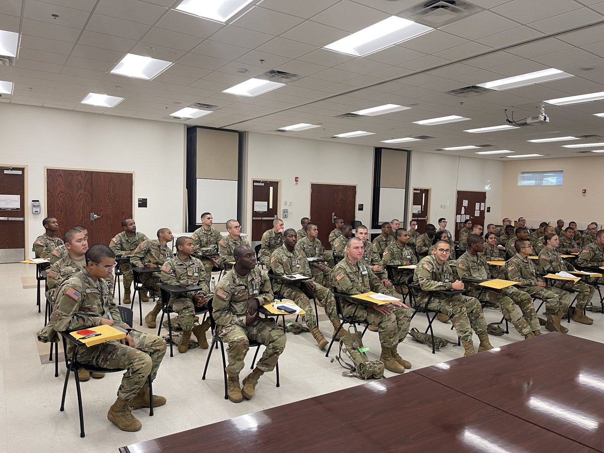 Please help us welcome the newest Patriots! Newcomers’ Brief provides for a successful reception & integration in the unit. Today, the Bn Cmd Team provided our latest arrival of Trainees with Do’s & Don’ts. They also received briefings from our Bn’s SHARP, EO & Chaplain.