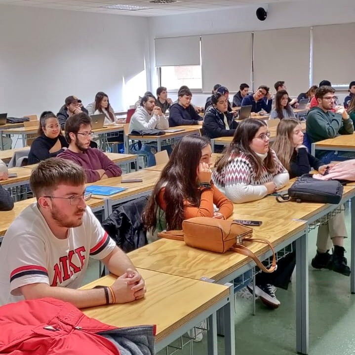 Asociación de Estudiantes Dcho. y CC.SS. CR tweet media