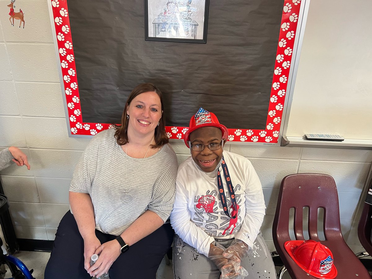 roanoke_schools's tweet photo. We are so proud of our students! They served up coffee, breakfast biscuits, hash rounds, and pastries for our honored guests. We also want to thank the phenomenal educators who helped organize and support this event. Thank you! https://t.co/1NIo4M4poV