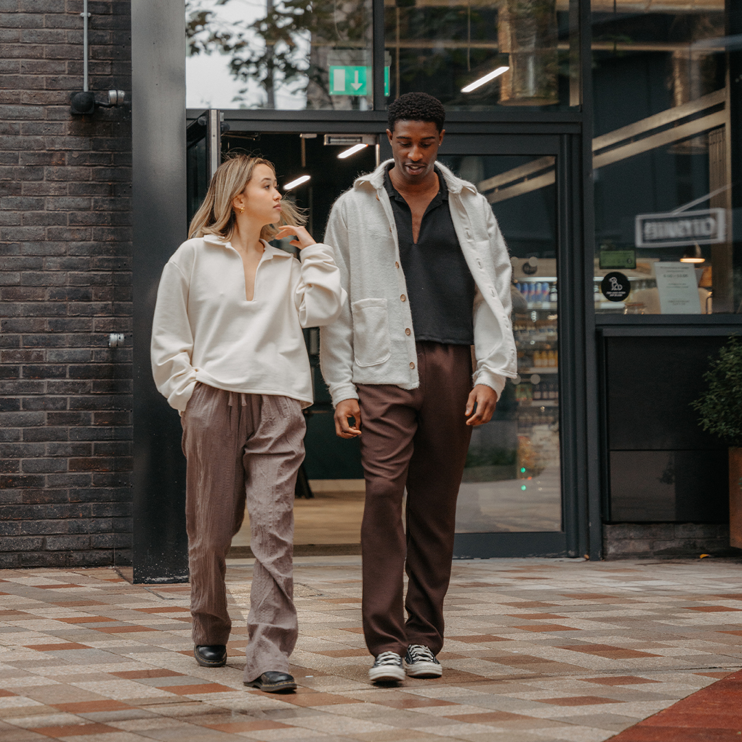 Embankment Cafe - the ideal place for a coffee stop before your Christmas shopping begins☕️