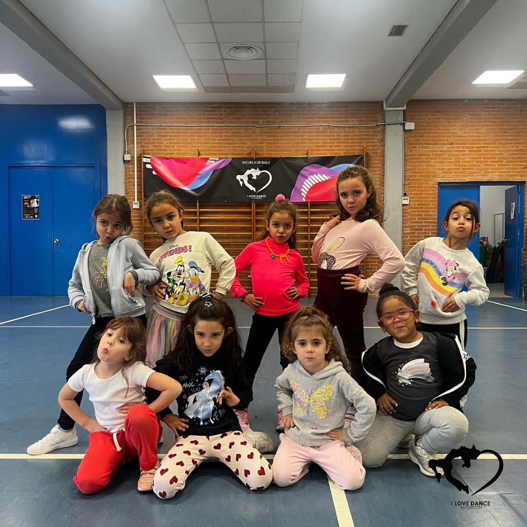 as_ilovedance's tweet photo. ✨️ ¡Qué ternura de grupo! ✨️ Los más peques de casa se lo pasan en grande en nuestras clases de Martes - Jueves [17.35 a 18.25 h.] junto a su profesora María Barahona.

El 11 de dic. les veremos encima del escenario del Teatro Buero Vallejo para que quedemos ALUCINADOS. 😍 https://t.co/c33wUCfFCX