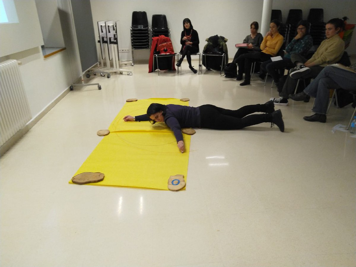 EvaFdezCabani's tweet photo. Thank you @CLILPhonics and Teresa Riaguas for teaching us so many STRATEGIES TO CREATE BILINGUAL MINDS IN INFANT EDUCATION, including natural &amp; biodegradable resources as well as digital tools such as #MadREAD @ODILO_ES and @SmileandLearn 
#IF_CMadrid #ISMIE https://t.co/LKj2UZGdZh