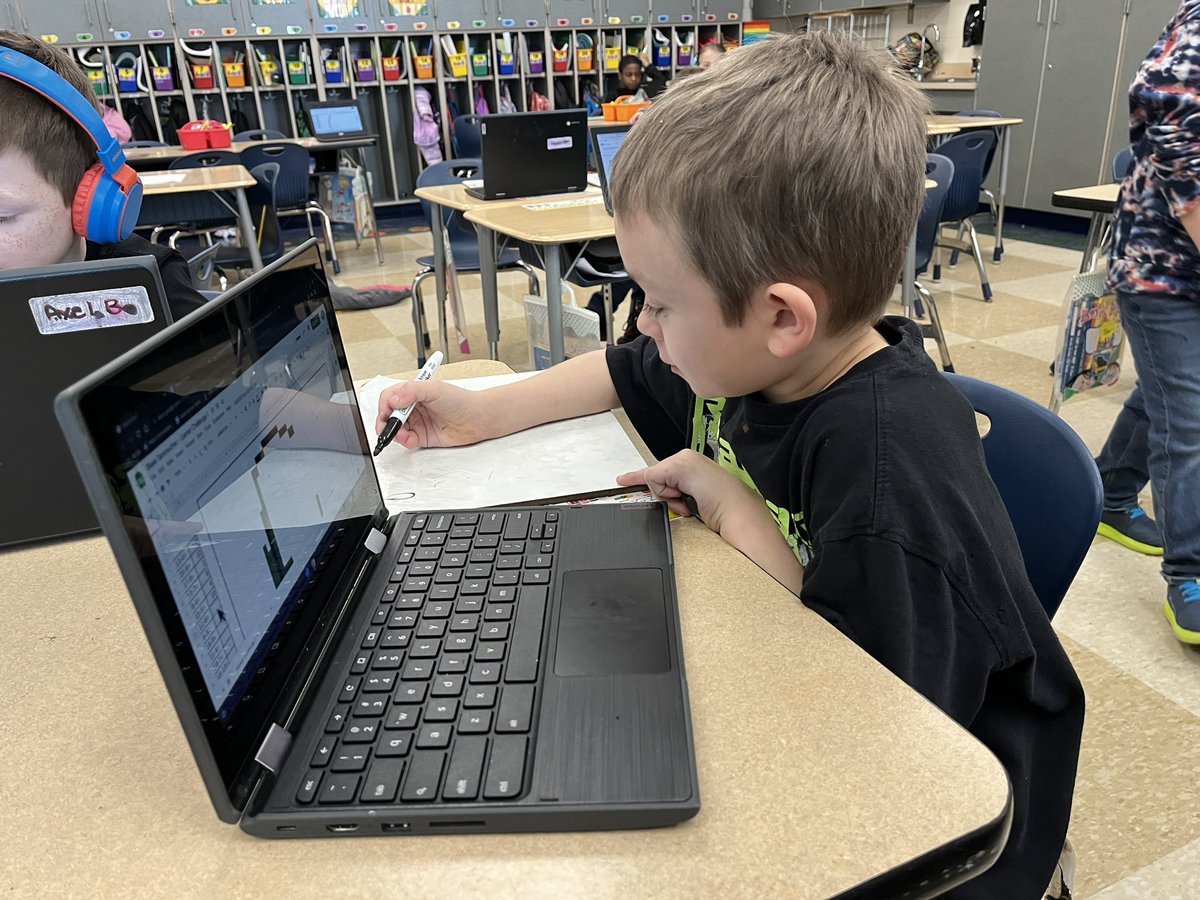 MissW_SECS's tweet photo. We’ve been using mystery pixel art as a way to review our addition and subtraction skills! Doing math and ending up with a cool picture creates some awesome classroom engagement!  @Creekvw_Tweets #wearecreekview #middierising https://t.co/0f4uPoNhVs