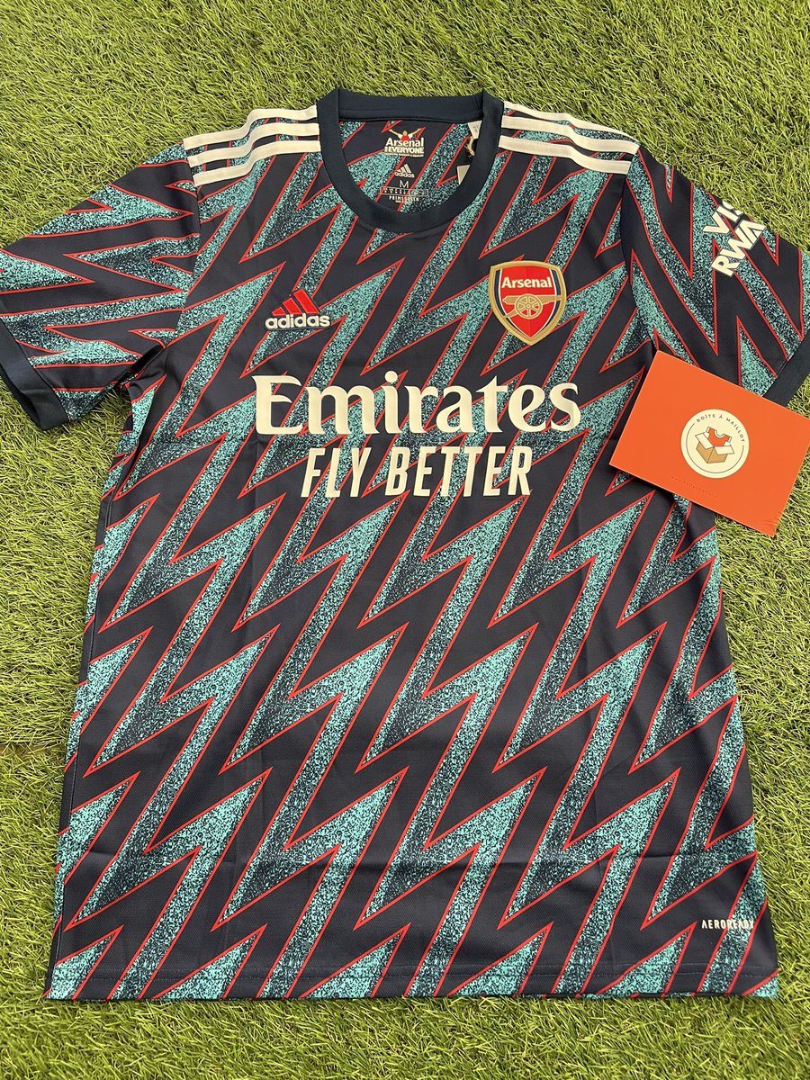 boiteamaillot's tweet photo. #CONCOURS 

Si Olivier Giroud marque face à la Tunisie, nous vous offrons une box maillot mystère de https://t.co/tUDzEsSUEw📦

Pour participer👇

🔃 Retweet ce tweet
👉 Follow @boiteamaillot https://t.co/136jaerzM9