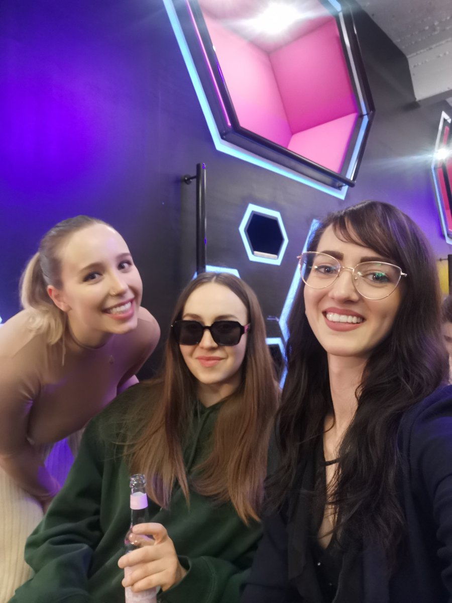 MYTOKYBiRD's tweet photo. Our birds are chirping🐦 like crazy at the @CryptoGirlsClub event today in @FactoryBerlin! 😍

@Marta_Poltorak @carina_hahn_
@AnaMeier_Elf

#web3 #event #womeninweb3 #womenintech #cause #letsdogoodtogether https://t.co/MonGZEpUEX