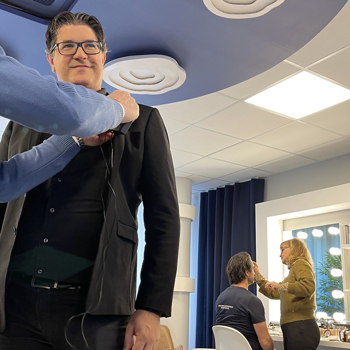 NicolasFratini3's tweet photo. Retrouvez très prochainement mon échange avec  @GillesLeclerc dans son émission #LaTribuneBusiness sur @LaTribune au cours de laquelle nous avons pu échanger autour des questions de #Métavers appliqué à l’immobilier au travers des activités @agencesdepapa  et @HelloVersity https://t.co/33YY5pOnGB