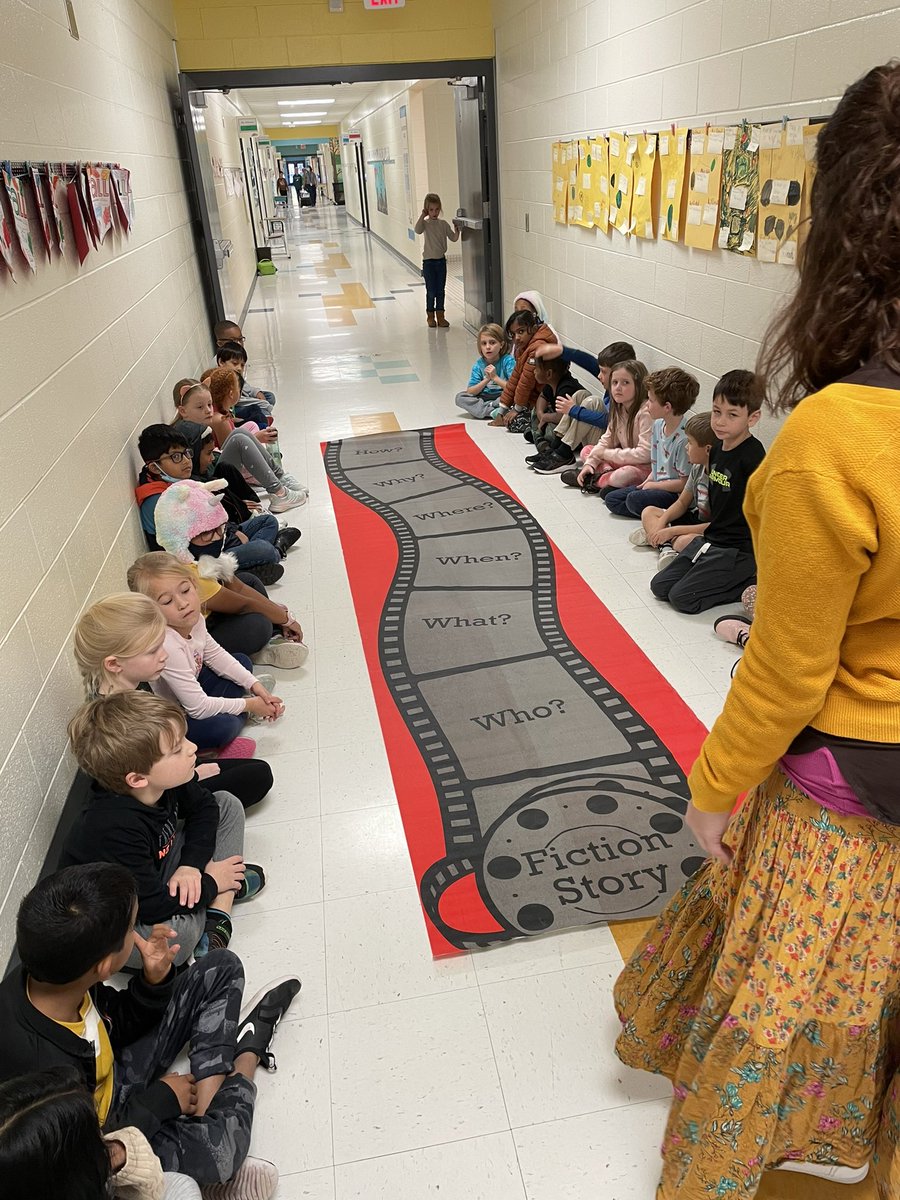 MrsMDamore1st's tweet photo. Track 3 is bringing back Hop Scotch! Comprehension style!📕. Retelling our Literacy Story:One Little Lot. #teamteaching #track3 @SalemElementary @MrsWaltzer @MrsMDamore1st https://t.co/tFusP35SEE
