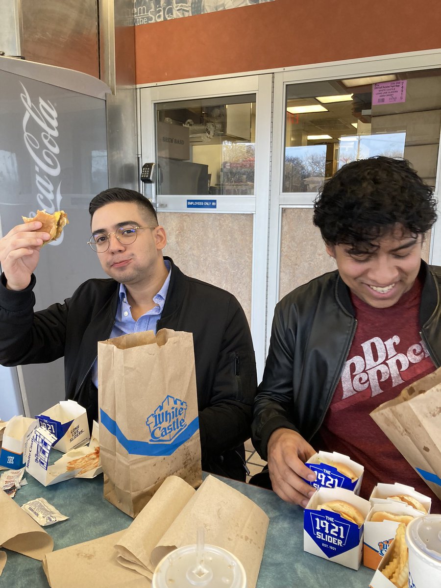 MattSecord's tweet photo. Training some designers from Honduras. They wanted American food. So I said White Castle it is! Their response…I’ve seen the movie! Haha #whitecastle #sliders #Learcorp #onelear #mmmm #haroldandKumar https://t.co/TCgCqubPiC