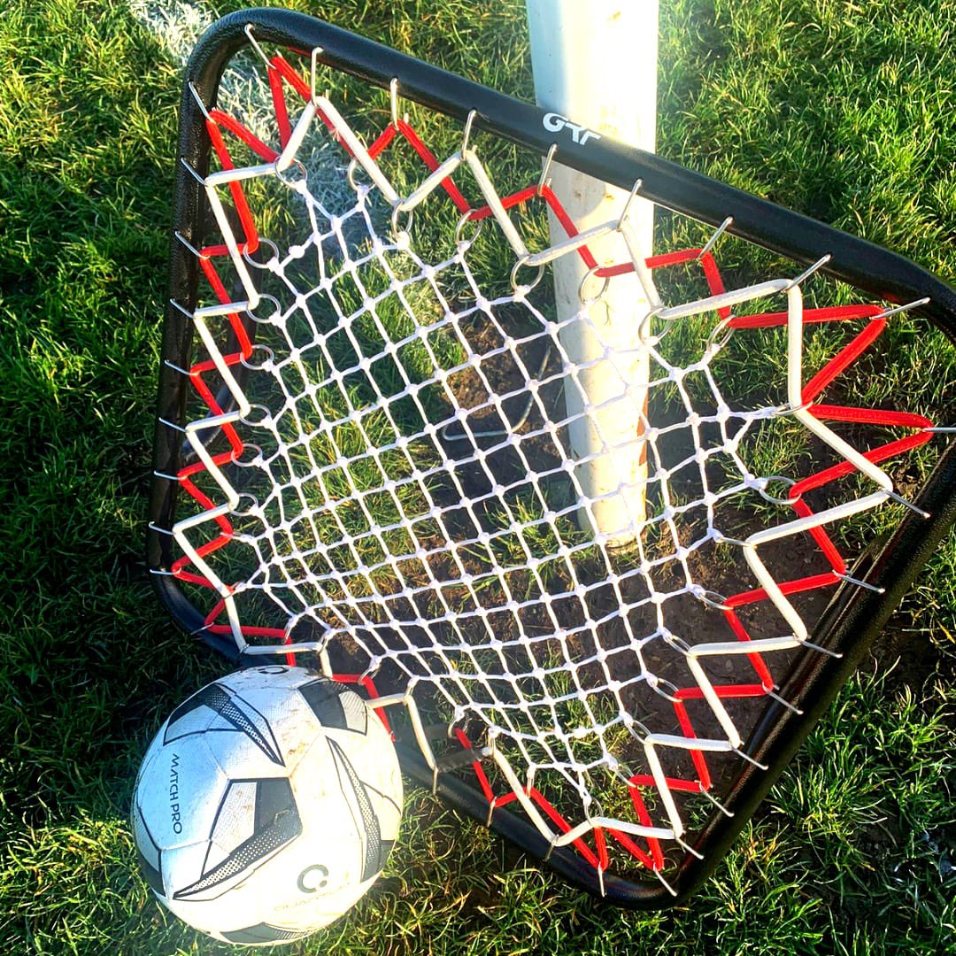 Teamgrassroots_'s tweet photo. 🎅 Xmas gift idea 🎅
🧤 Handheld Goalkeeper Rebounder 👉34.99
⏭ https://t.co/OB4wnX3Owp
#xmas2022 #presents #keeper #gkunion #goakeeper https://t.co/4zYFZbFvJF