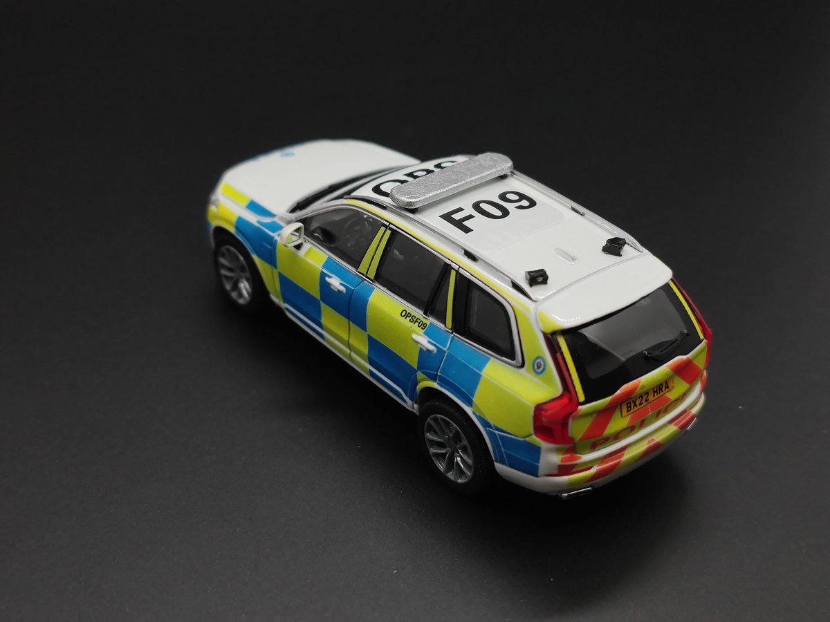 blue_code3's tweet image. 1/43 West Midlands Police Volvo XC90 Armed Response #OPSF09