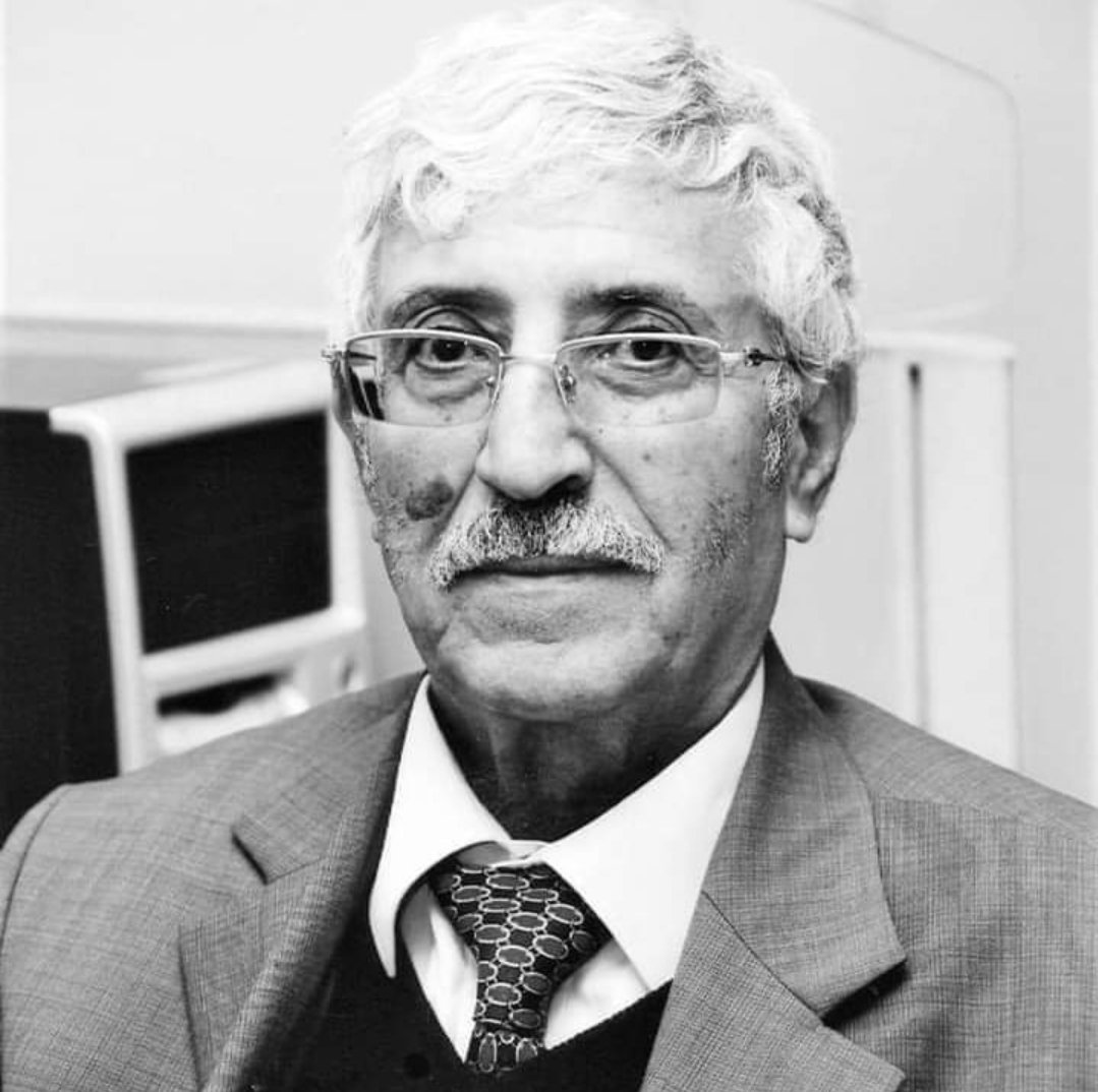 postTaiz's tweet photo. الالاف اليمنيين يشيعون الشاعر والأديب المقالح الى مثواه الأخير
تعز بوست |  اعلام وتراجم

https://t.co/npJtYLZcLz https://t.co/TVLiAd1qNF