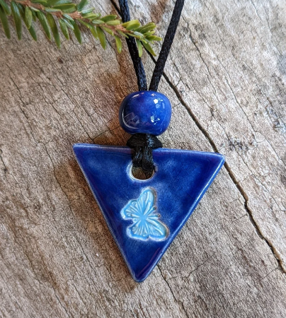 New pottery ceramic necklace, bright blue with butterfly. Will make a great gift.  
etsy.com/sg-en/shop/Por…

#ceramic #pottery #handmadegifts #handmadejewelry #ceramicjewelry #giftideas