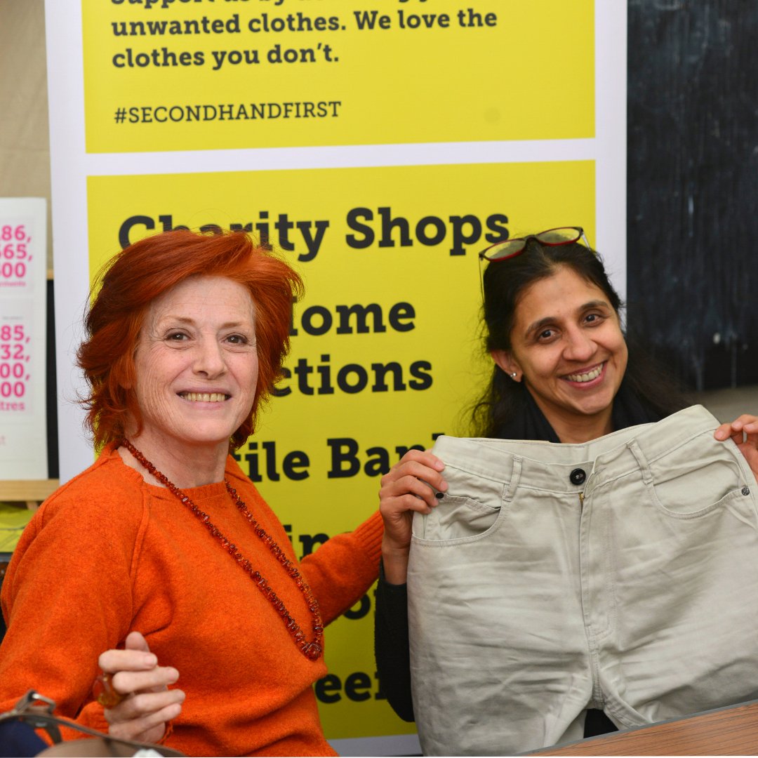 Our final Repair Café for the year is coming up in Richmond with @LBRuT @WestLondonWaste. Drop in to learn how to mend your clothes! 🧵⁠ ⁠ Join us on Thursday 15th December, 4:30PM and 7:30PM at Kew Community Trust. Register to attend: bit.ly/3VBWr35